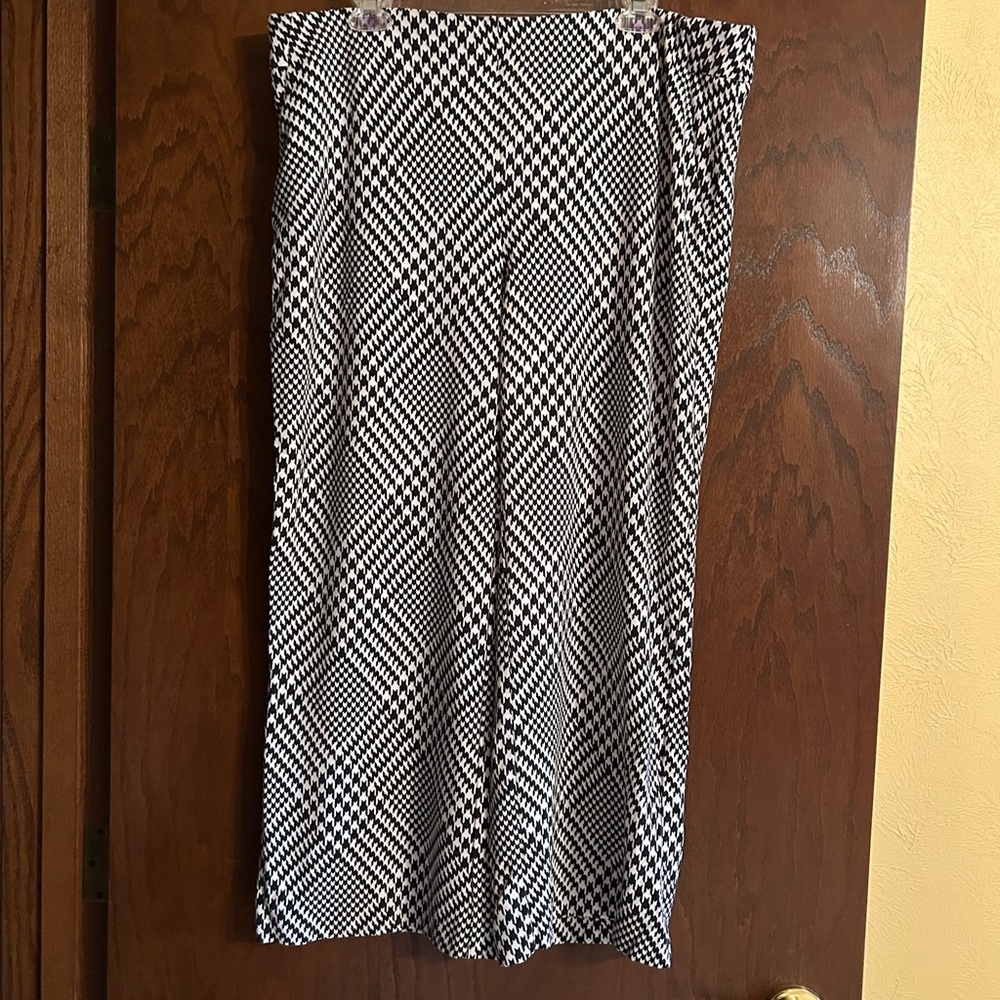 Chico's Black and White Geometric Pants